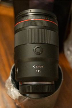 Canon RF 135mm lens