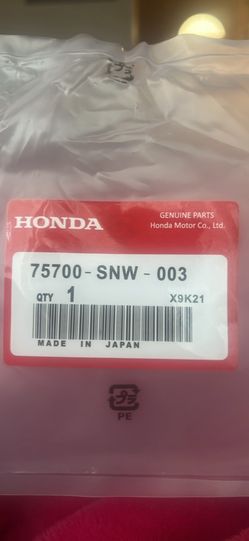 Honda Genuine Parts Oem Front Badge Silver Color 75700-SNW-003