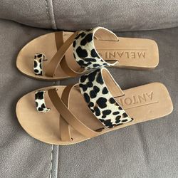 Antonio Melani Animal Print Flat Sandals Size 6.