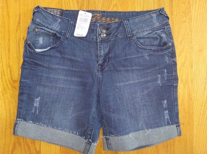 NEW. deLiA*S JEAN SHORTS Size 9/10 $15.