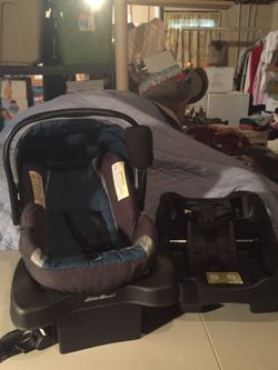Eddie Bauer infant seat with 2 bases