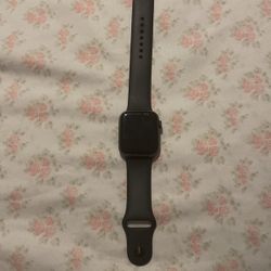 iwatch series 5 44mm good preowned condition