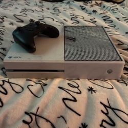 Xbox One Works Great Got All The Cables To It And The Controller 