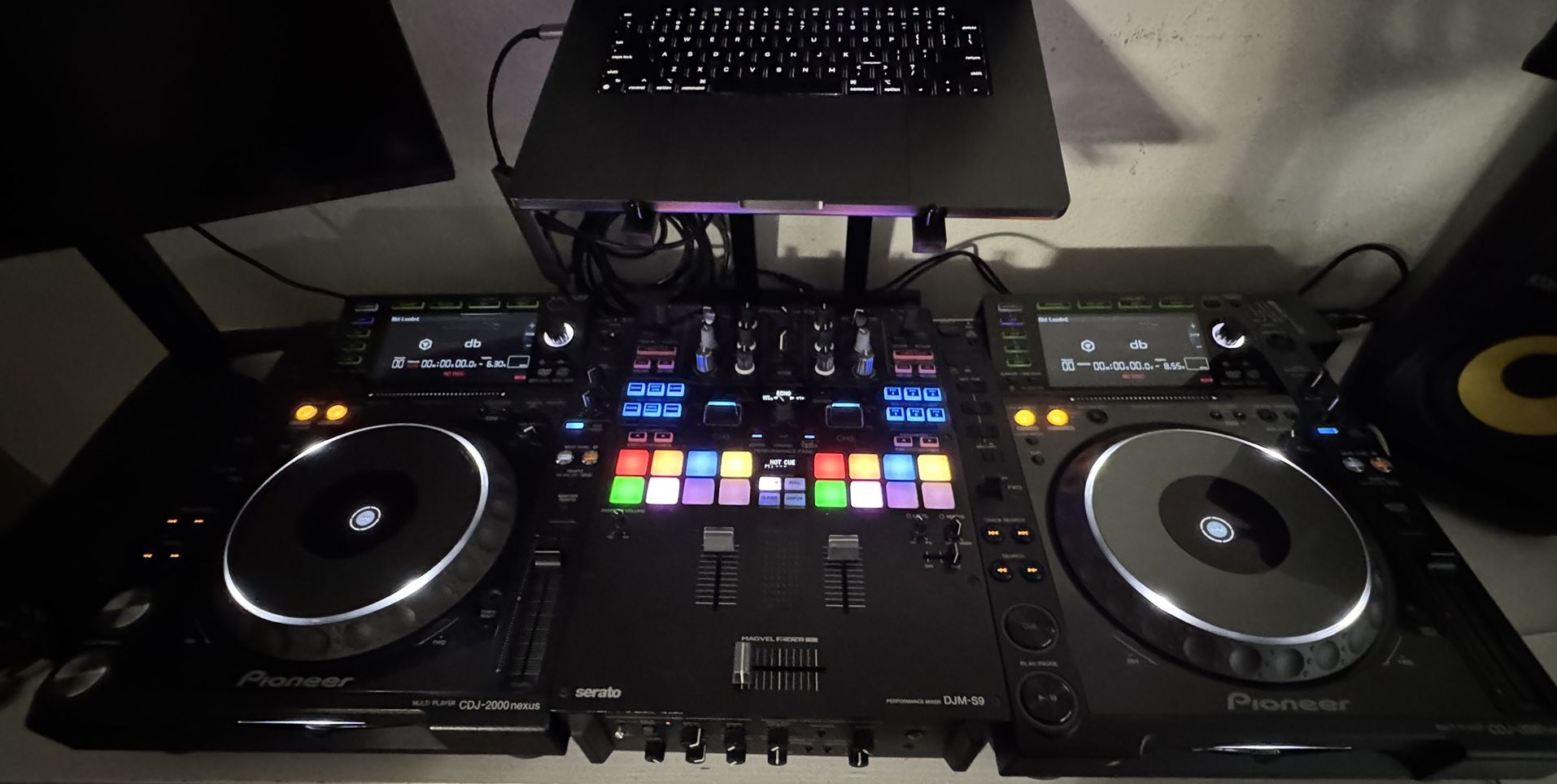 Dj controller - CDJ 2000 Nexus And DJM S9 Pioneer