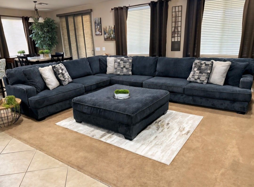 Ashley Rawcliffe Sectional Set + FREE DELIVERY