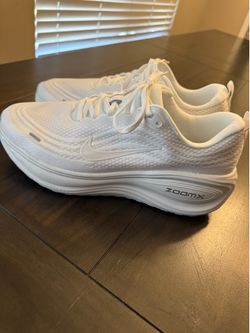 Nike vomero plus white silver