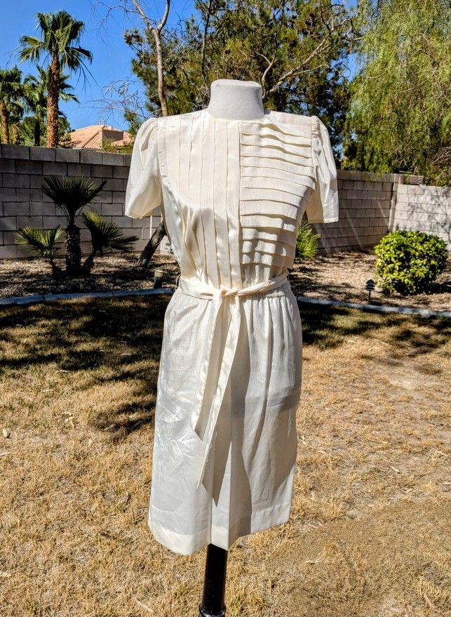 Vintage 1980s Adrianna Papell Petite Sz 6 Shiny Oyster White Lattice Dress EUC