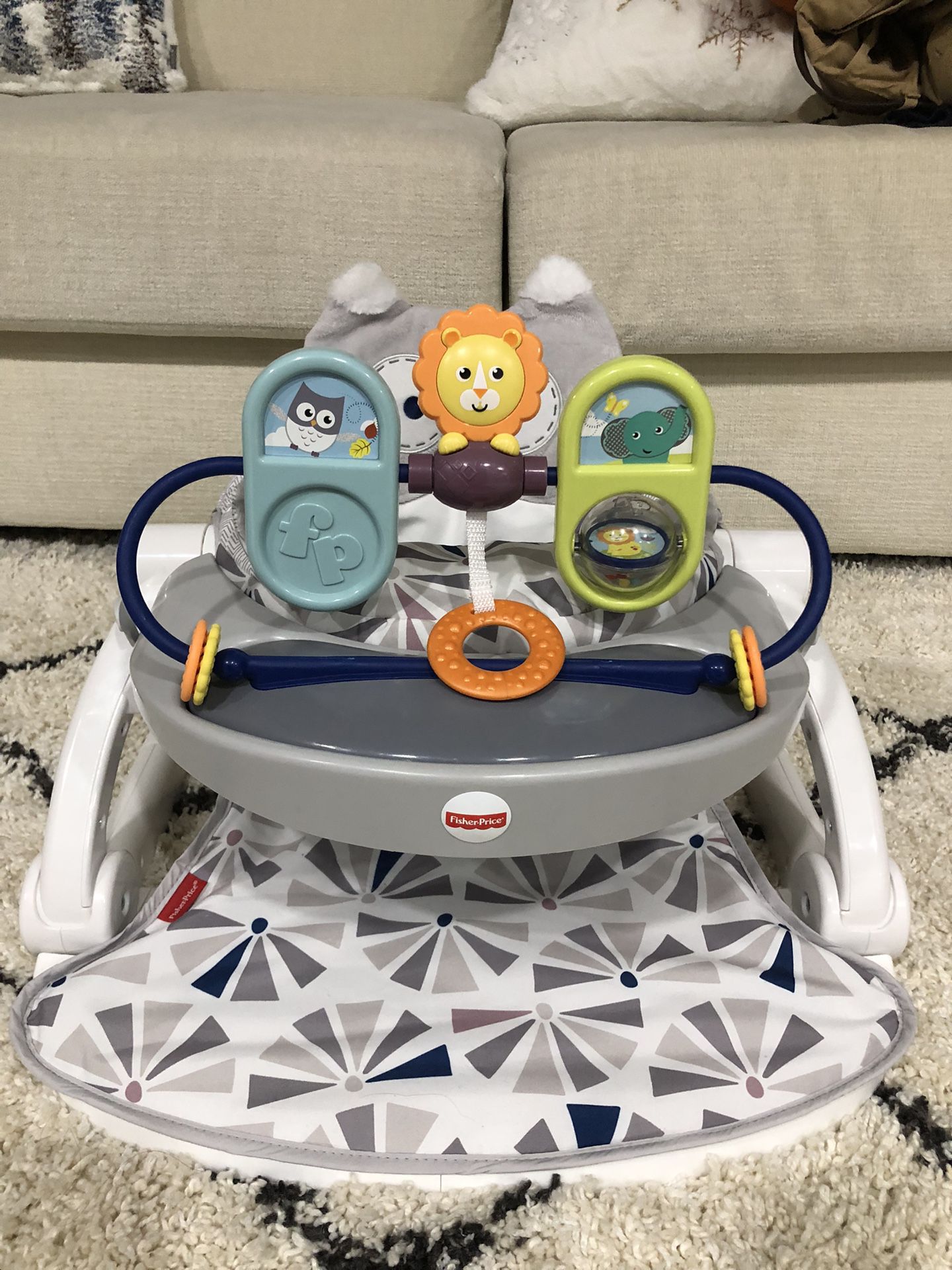 Fisher-Price Portable Baby Chair Sit-Me-Up Floor Seat With Snack Tray And Removable Toy Bar,