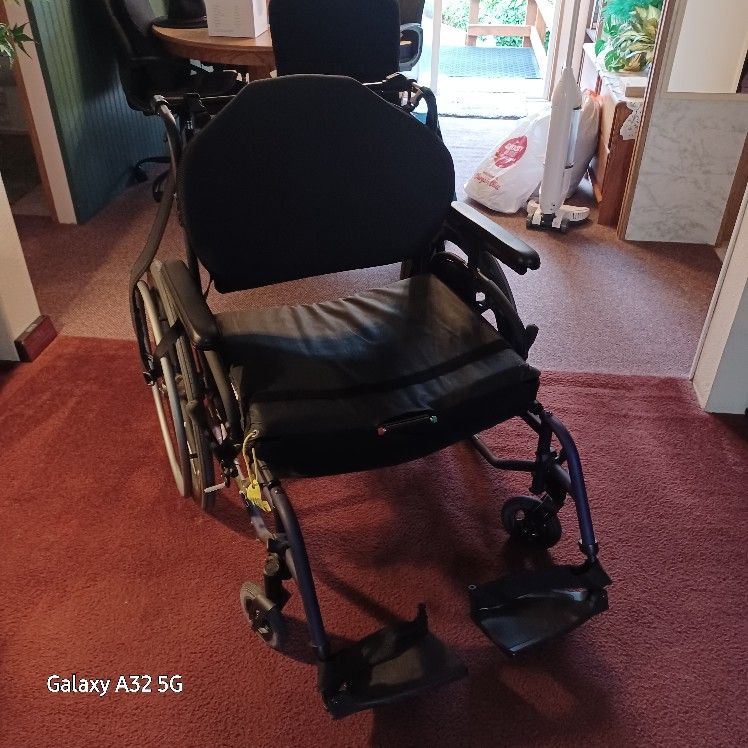 Wheel Chair XL