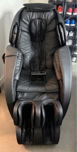 Insignia 2D Zero Gravity Full Body Massage Chair