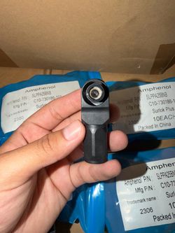AMPHENOL SLPPA25BNB SURLOK PLUS, RIGHT ANGLE PLUG, 5