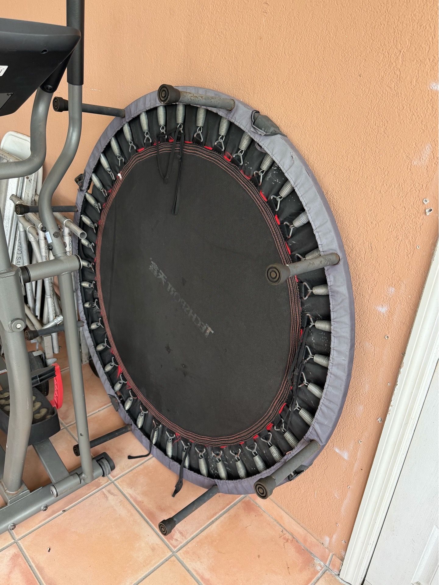 Mini trampoline