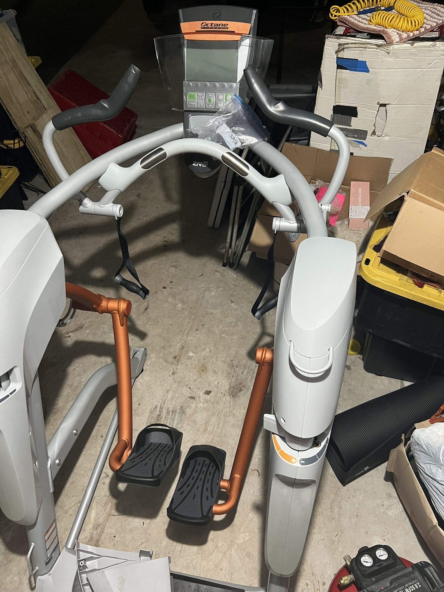 Eliptical Octane Zr8000