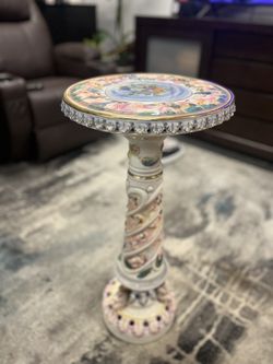 Capodimonte Italian Porcelain Pedestal