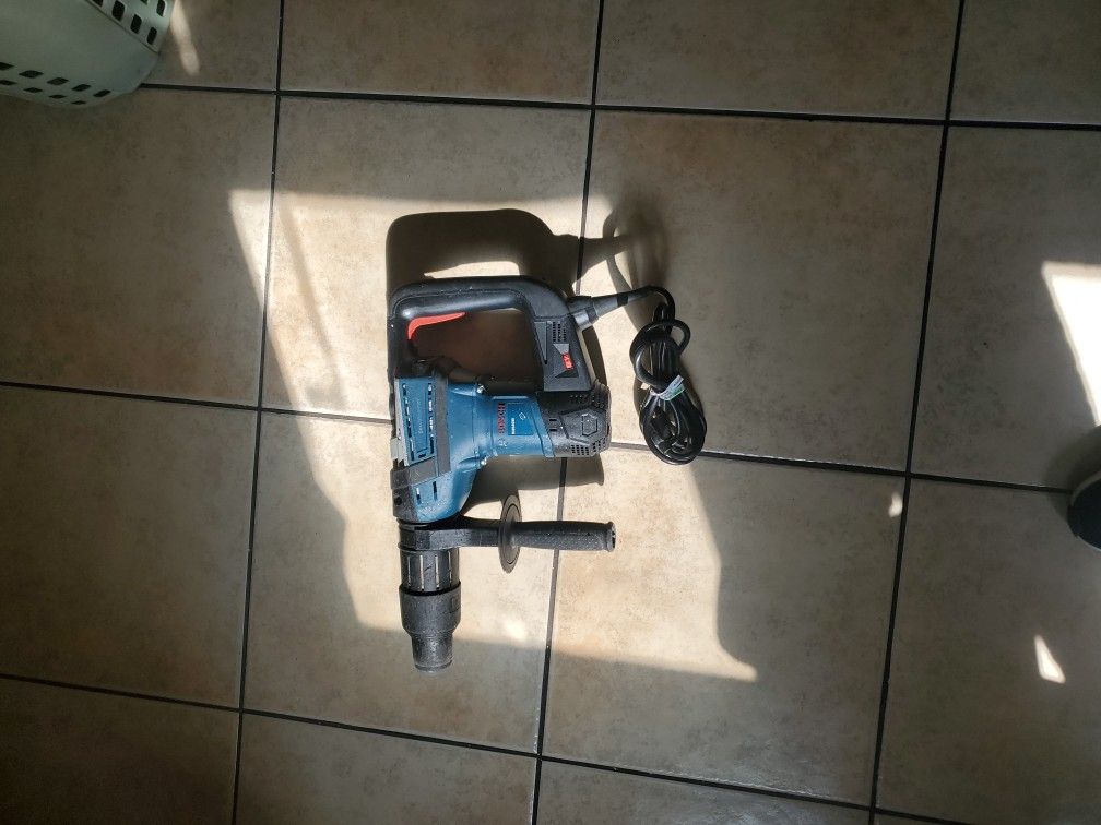 BOSCH HAMER DRILL RH540M USED GOOD 