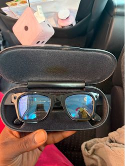 Meta glasses