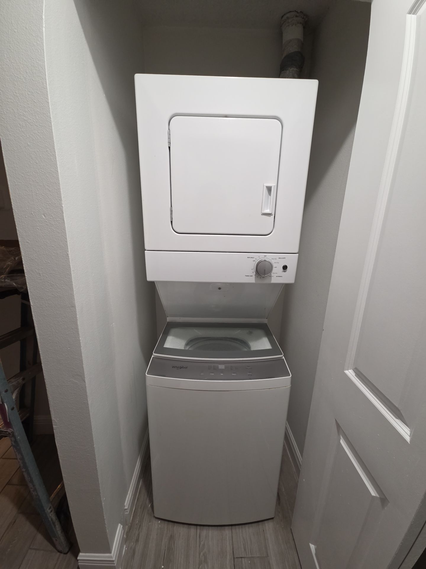 Compact washer/dryer set