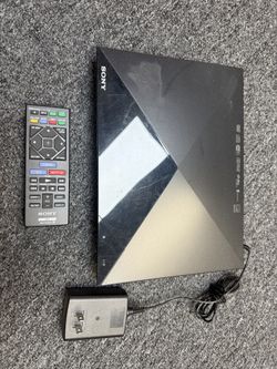 Sony BDP-S3200 Blu-ray / DVD Player with Remote