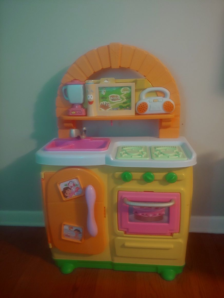 Dora the explorer kitchen