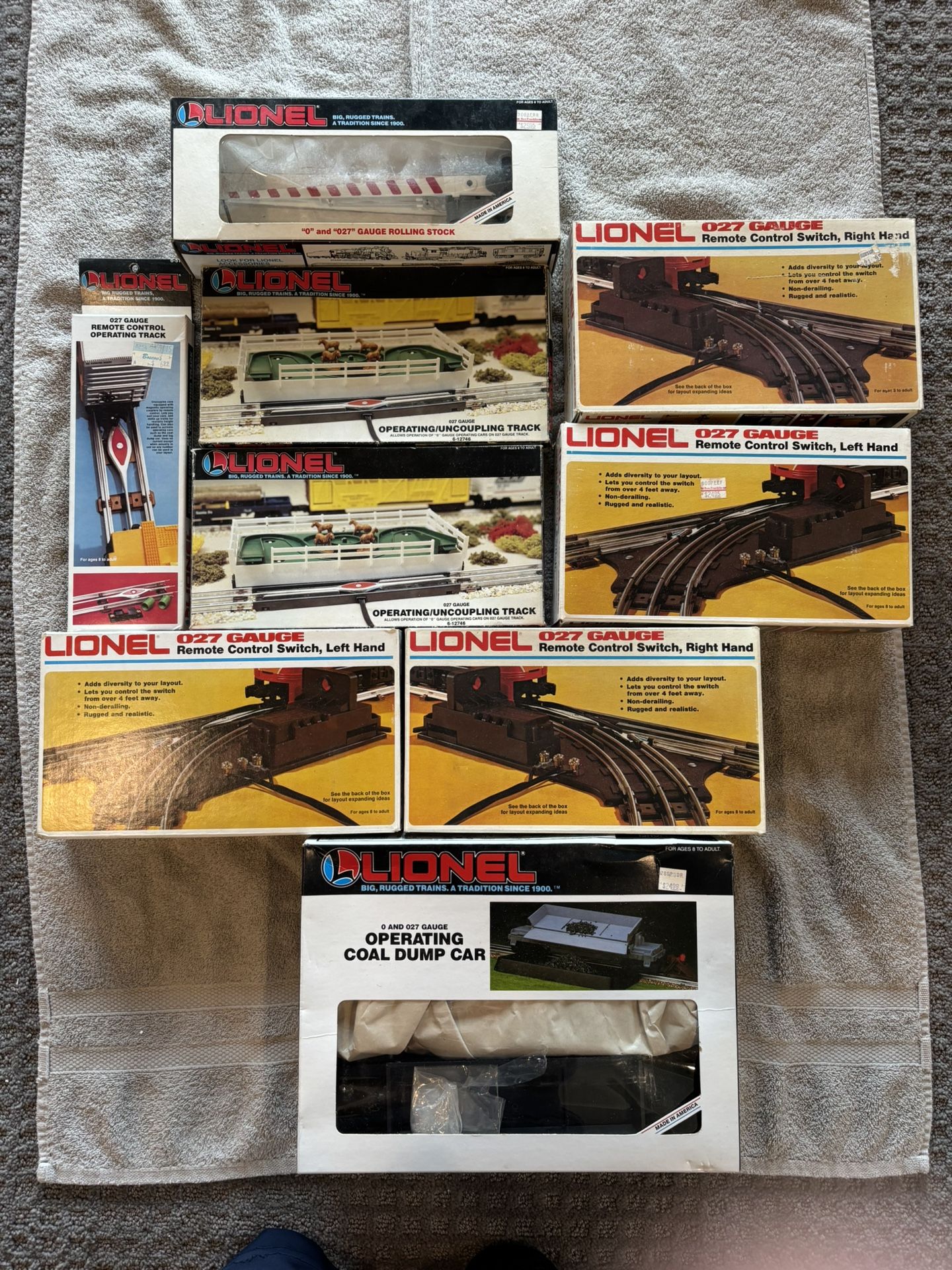 Lionel Train Tracks And Accessories