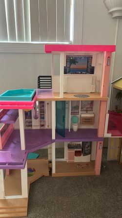 Barbie dollhouse