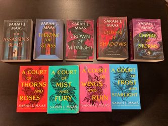 Sarah J Maas Throne of Glass and A Court of Thorns and Roses