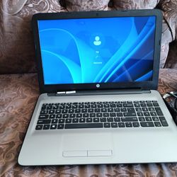 Touchscreen Laptop HP-15-ba113cl-AMD-A10-9600p-12gb Ram-256gb HD SSD Solid.