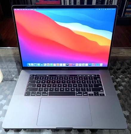 MACBOOK PRO