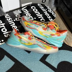 KOBE 8 VENICE BEACH SIZE 12 MEN