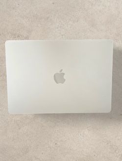 2025 Apple MacBook Air 15-inch
