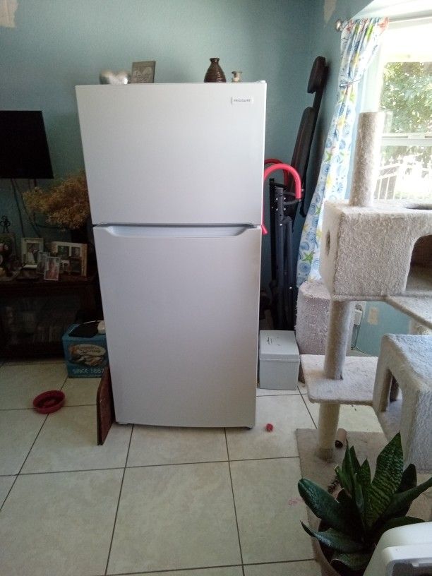 Brand New Never Used Refrigerator Fridgidaire