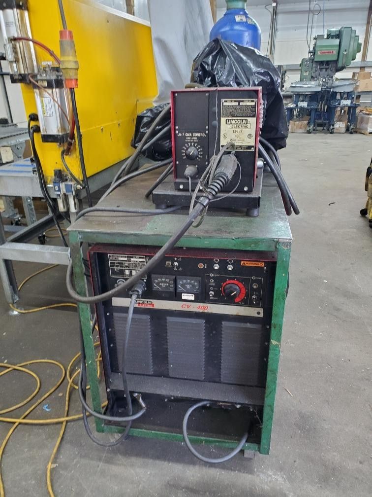 Lincoln Electric CV-400 Mig Welder W/ LN-7 Wire Feeder