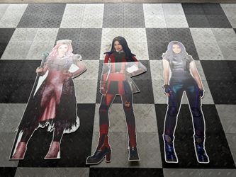Disney Descendants Cardboard Cutouts For Party 🎈