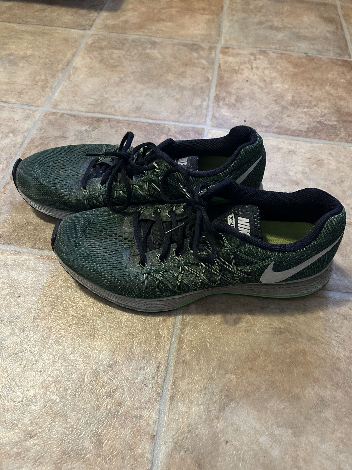 Nike Running Shoes Men’s 9.5
