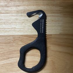Benchmade 7 Hook Rescue Strap Cutter