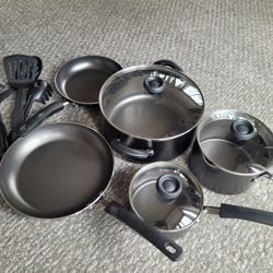 New Nonstick Cookware Set 