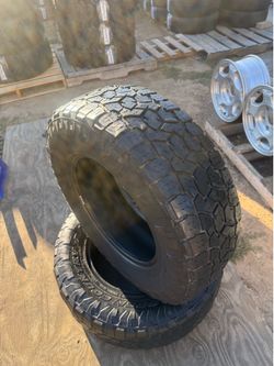 (265/70/17) Tire AT x2