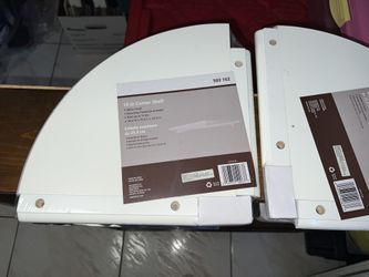 2 Corner Shelves
