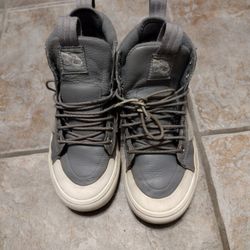 Kids Vans hight top. Used. Size 4 Men 5.5 Women