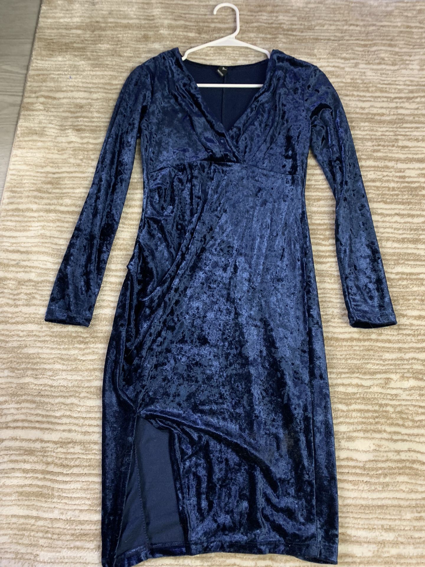 Crushed velvet blue dress