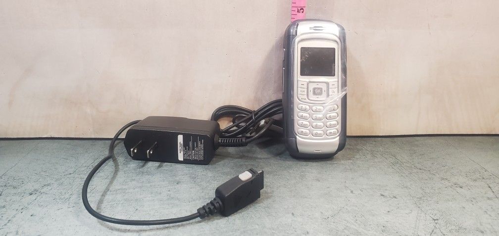 @CHV. Older Model LG. VX9800 Flip phone with Keyboard Sold as Novelty Collectible