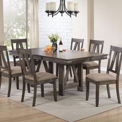 6 Seat Dining Room table/built in leaf