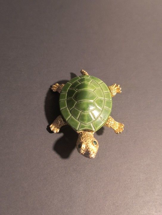 Vintage Green And Gold Turtle Brooch Pin Signed JJ