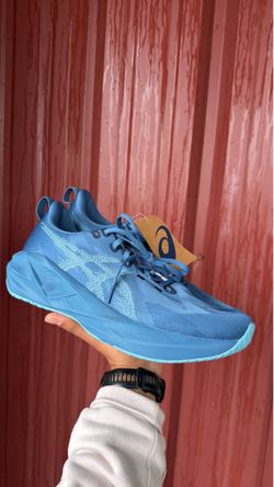 ASICS Novablast size 11.5