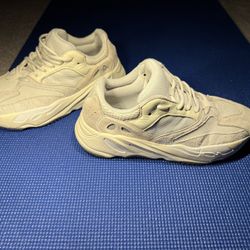 Yeezy Boost 700 Analog 