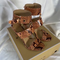 6M Michael, Kors Heels