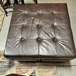 Ottoman With 4 Drawers