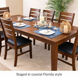 Beautiful Solid Wood Dining Table Set w/Leaf - seats 6-8   Excellent Condition