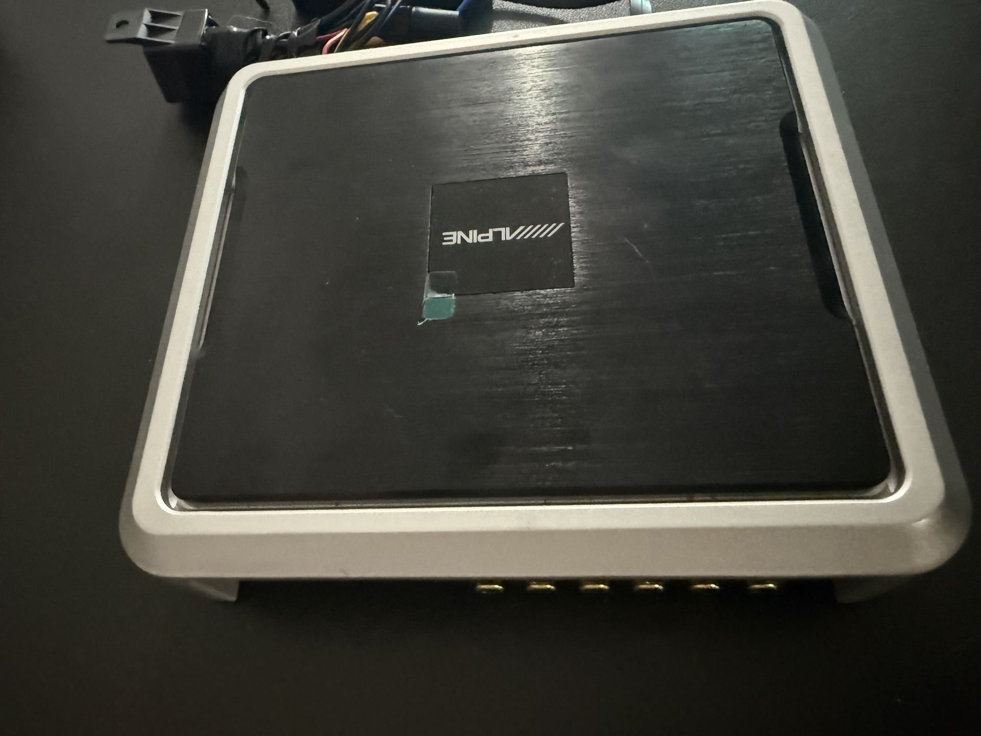 Alpine PXE-0850X Amplifier