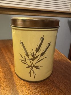 Decoware Cat Tail Tin